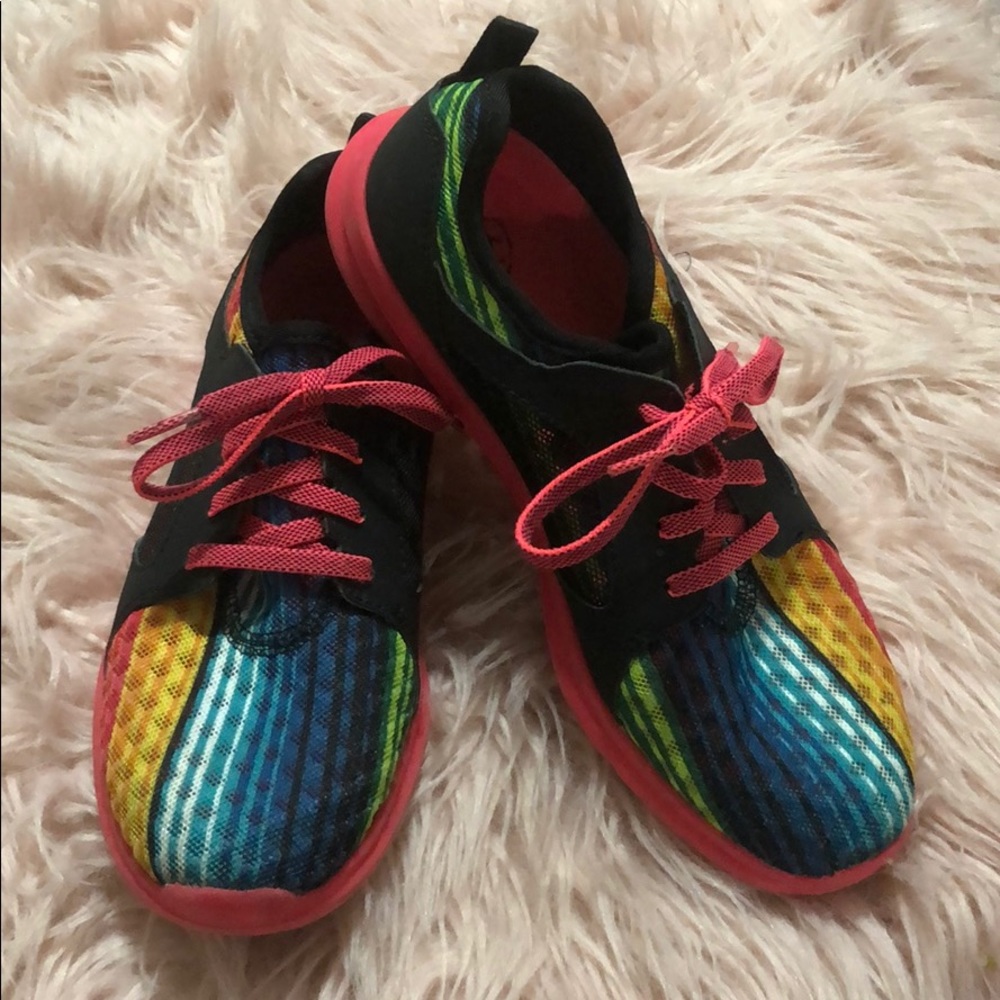 Girl’‘a Ariat sneakers